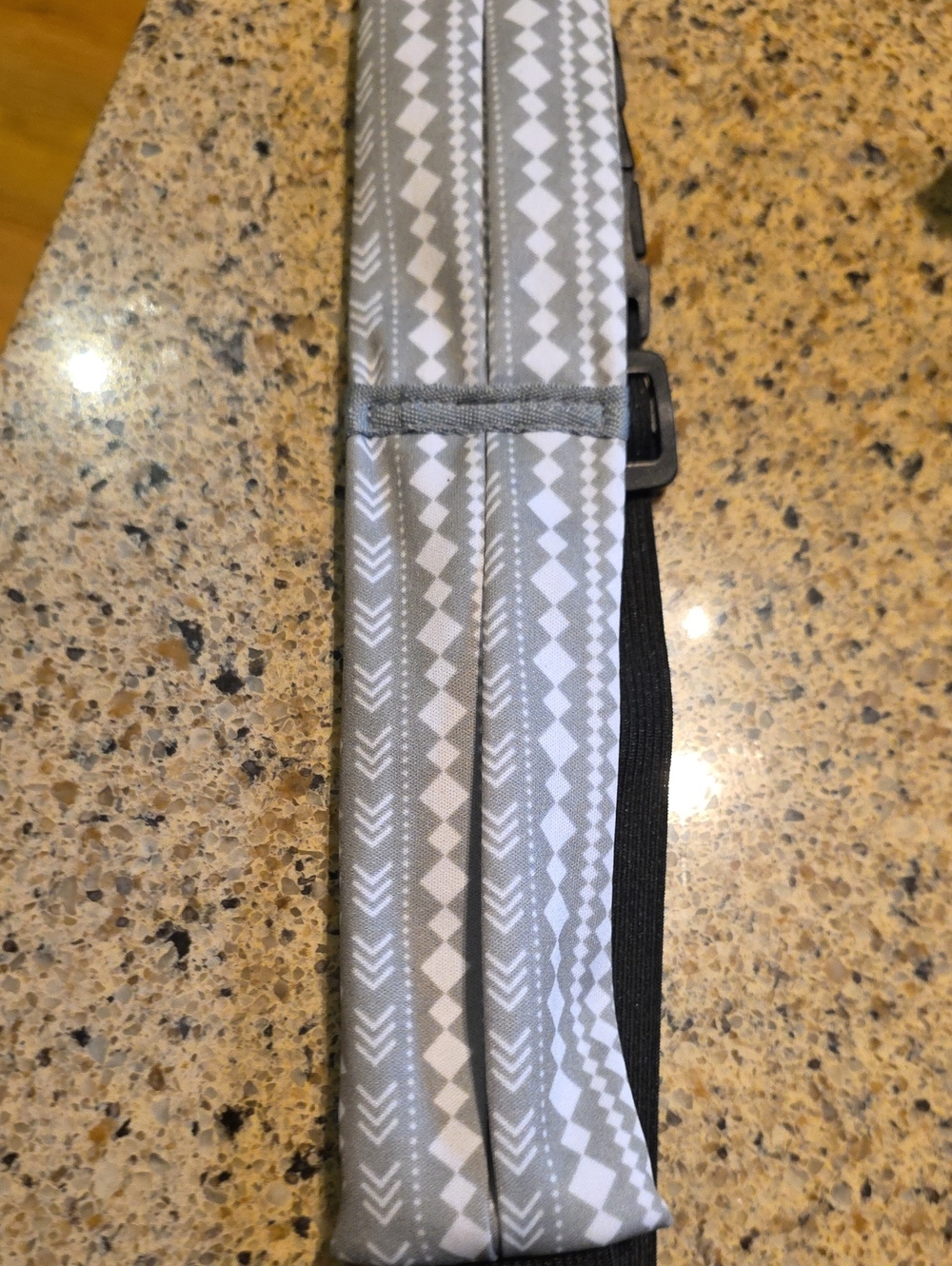Gray Patterned Elastic Belt - Stylish Adjustable Accessory